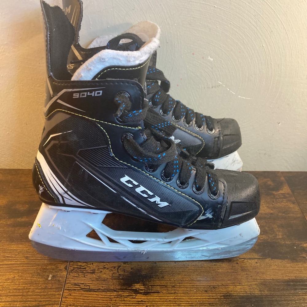 CCM Tacks 9040 Size 3 Junior Ice Hockey Skates Black US 35 EU